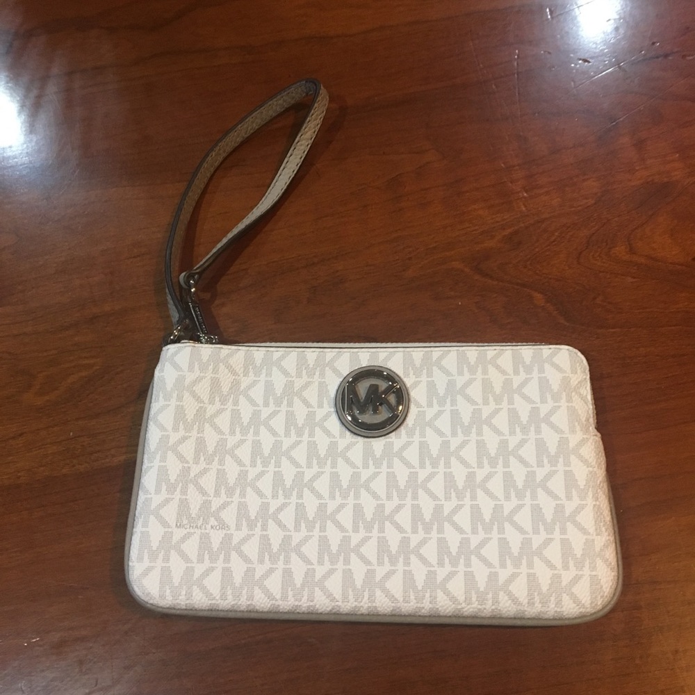 Wristlet